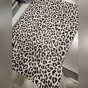 🎆2/$20 Chic Cow Print Throw Blanket - Like New! 60"X50"